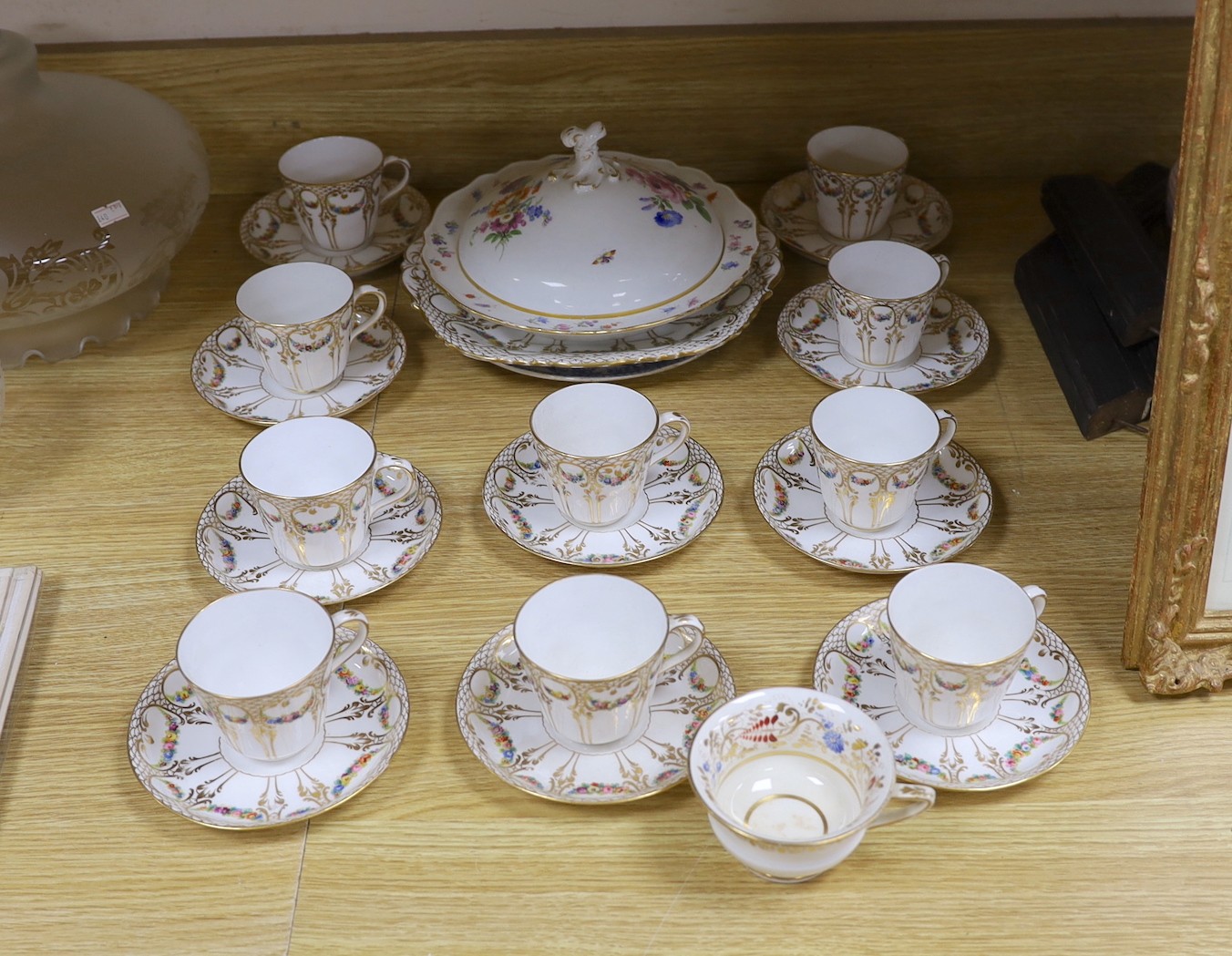 A Davenport part teaset, Meissen muffin dish and a Spode plate